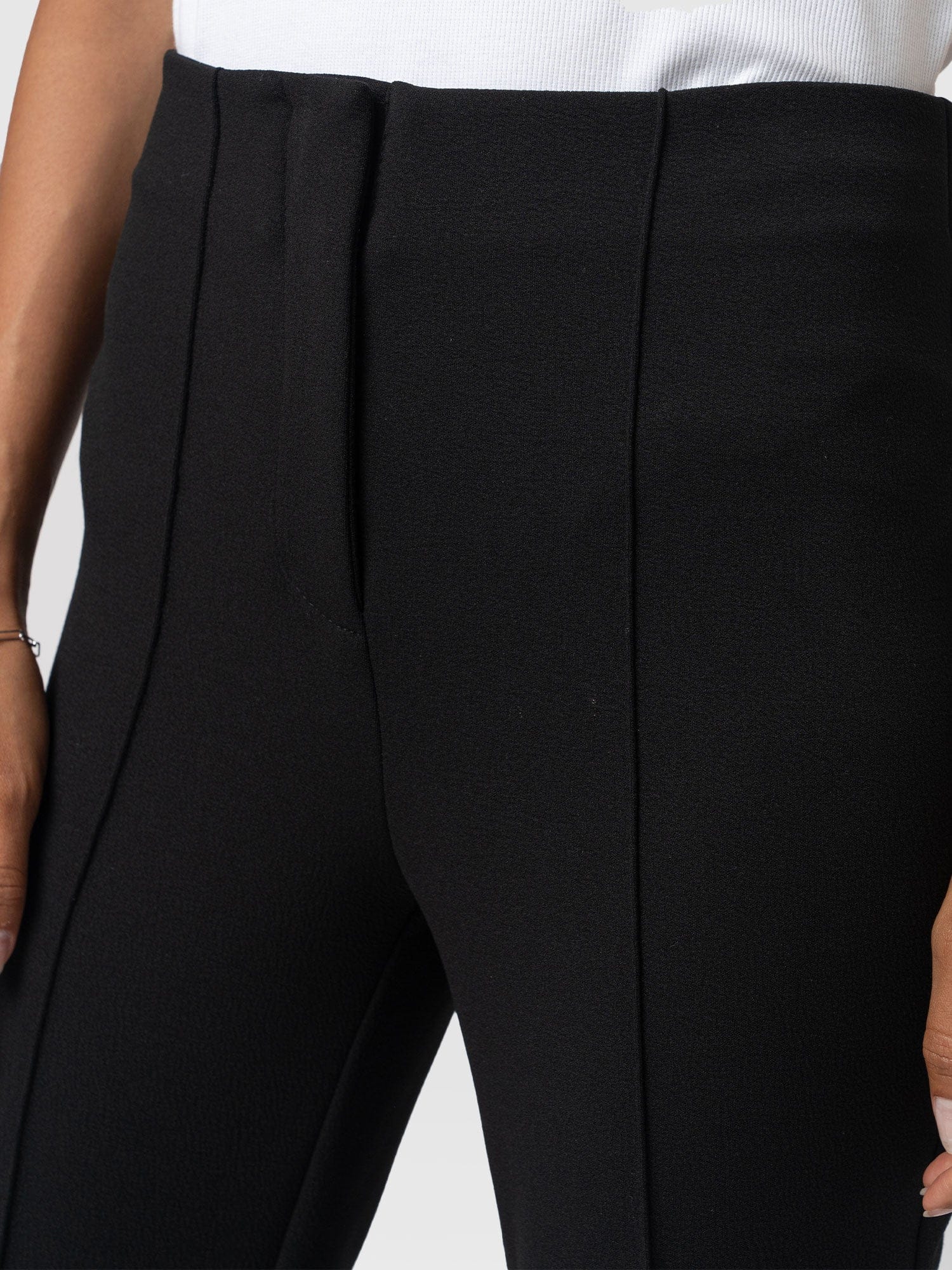 Freya Flared Pant - Black