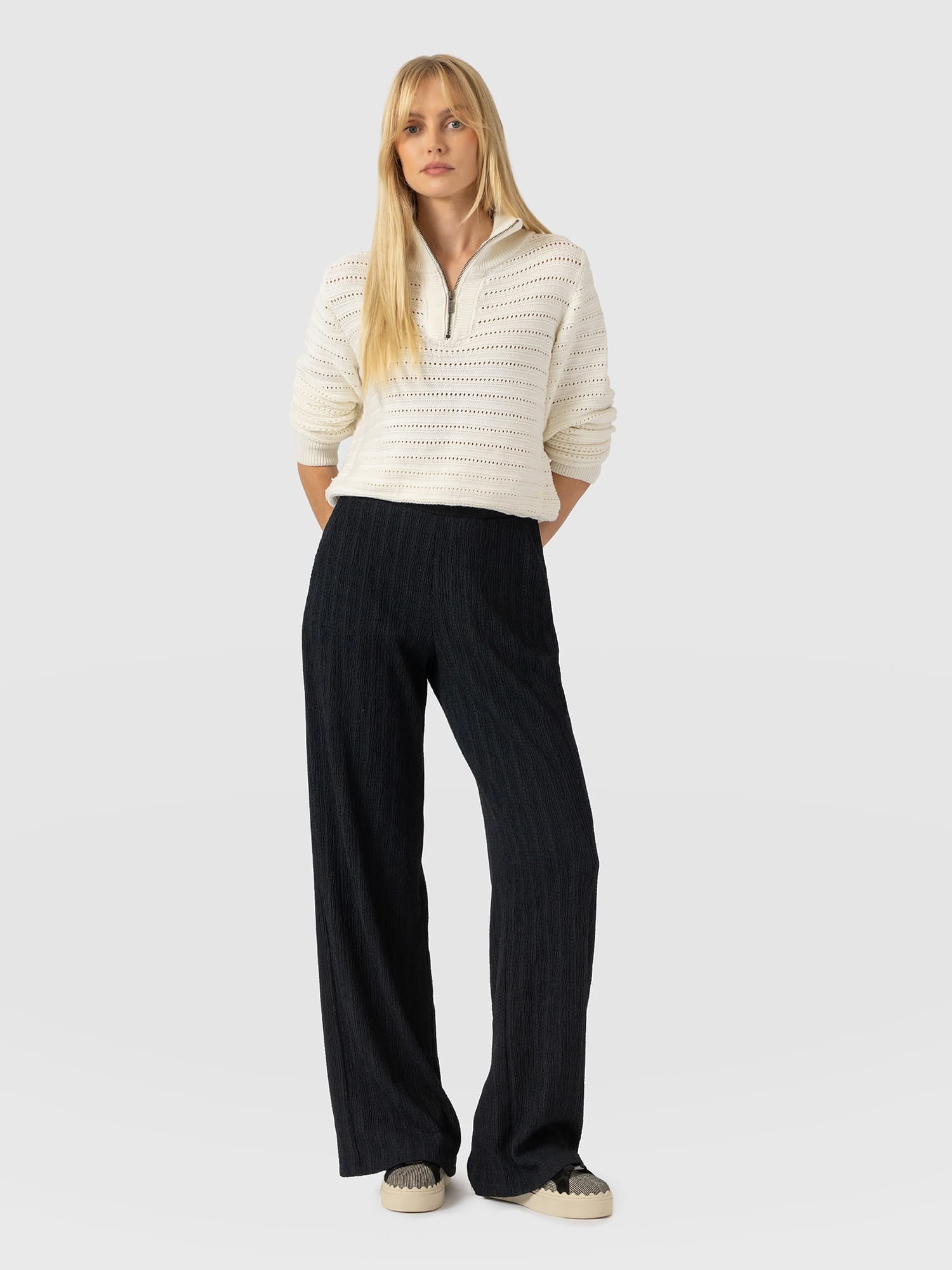 Hoxton Straight Leg Pant - Black Textured