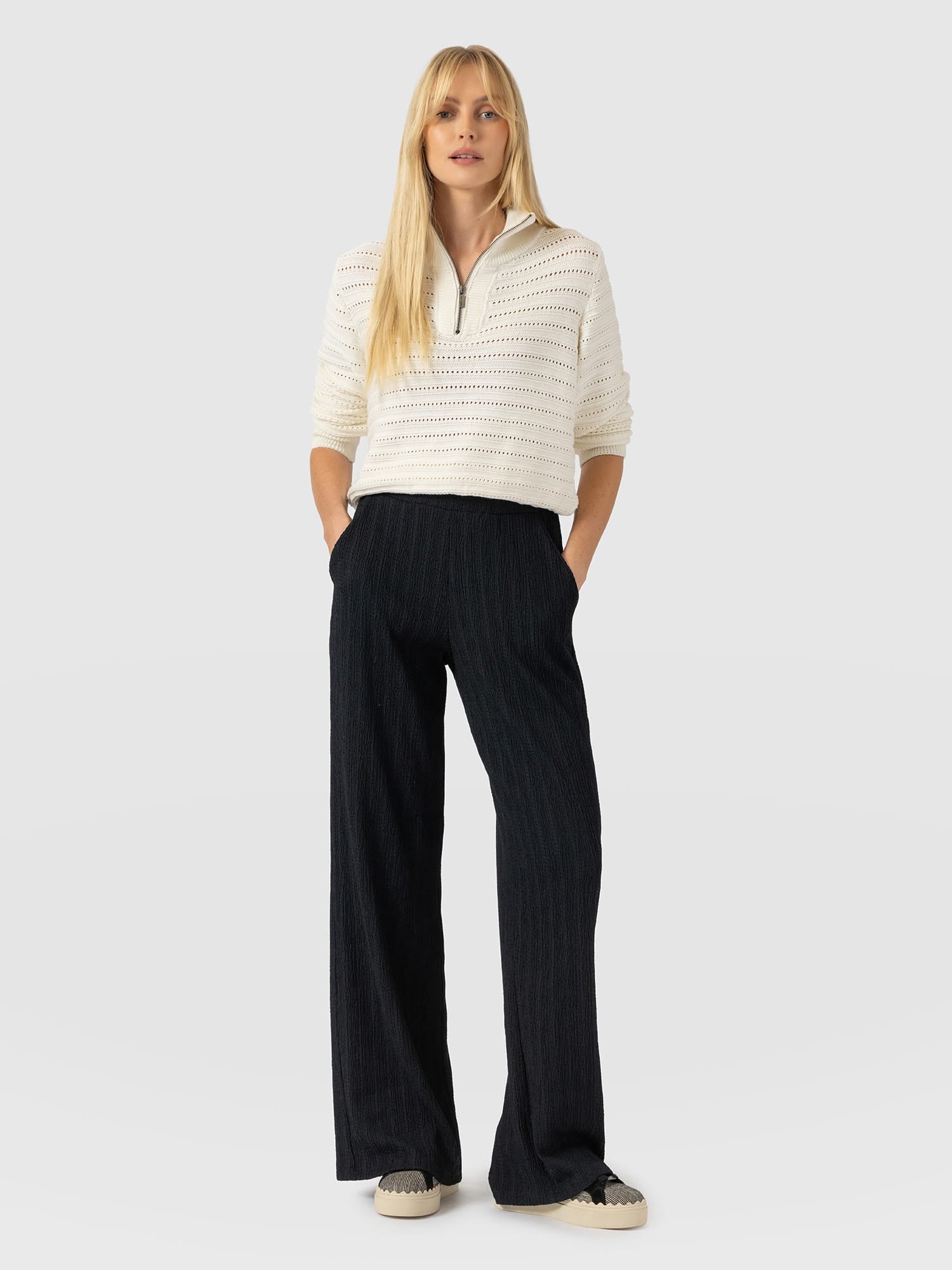 Hoxton Straight Leg Pant - Black Textured