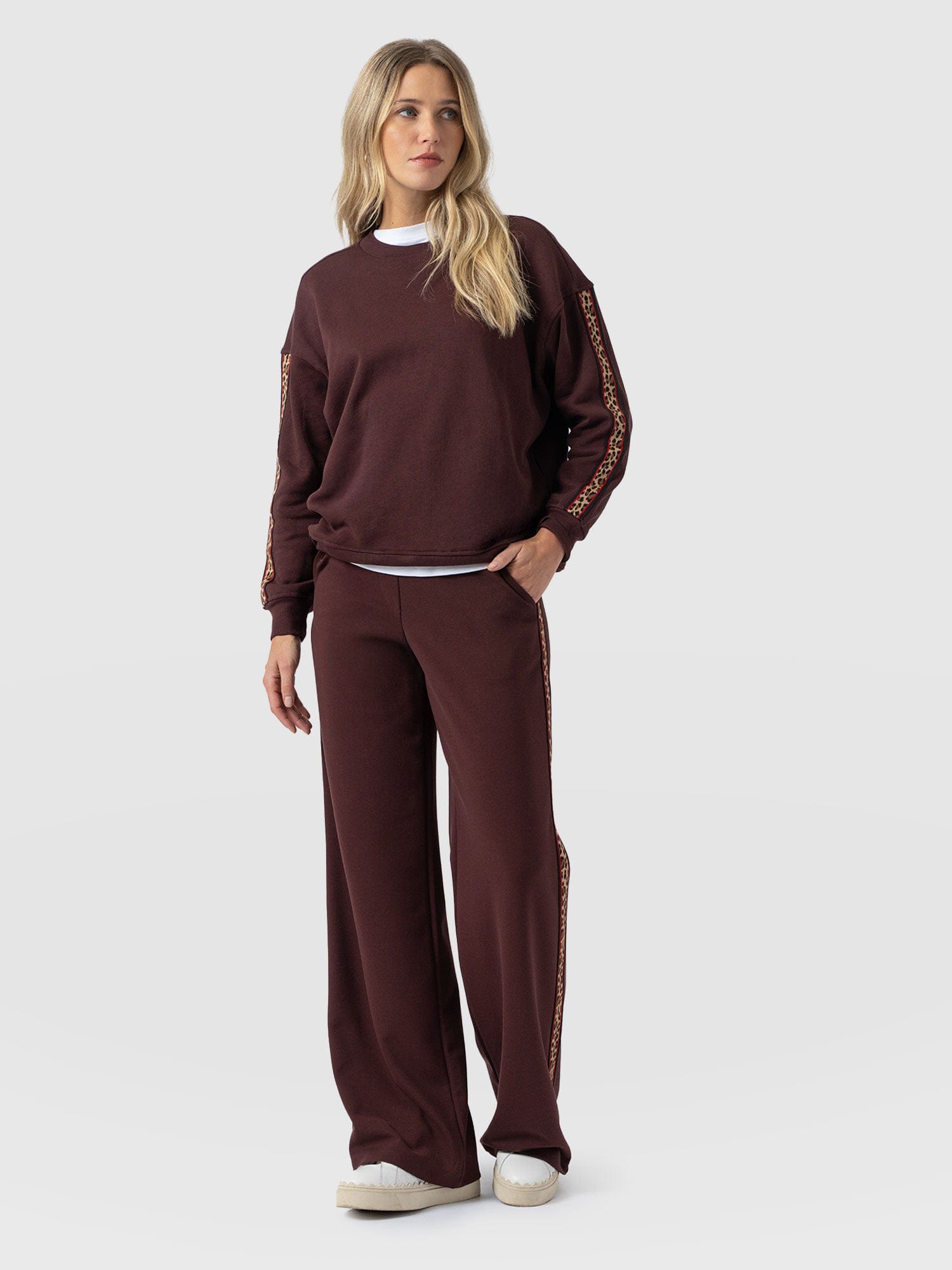 Hoxton Straight Leg Pant - Maroon